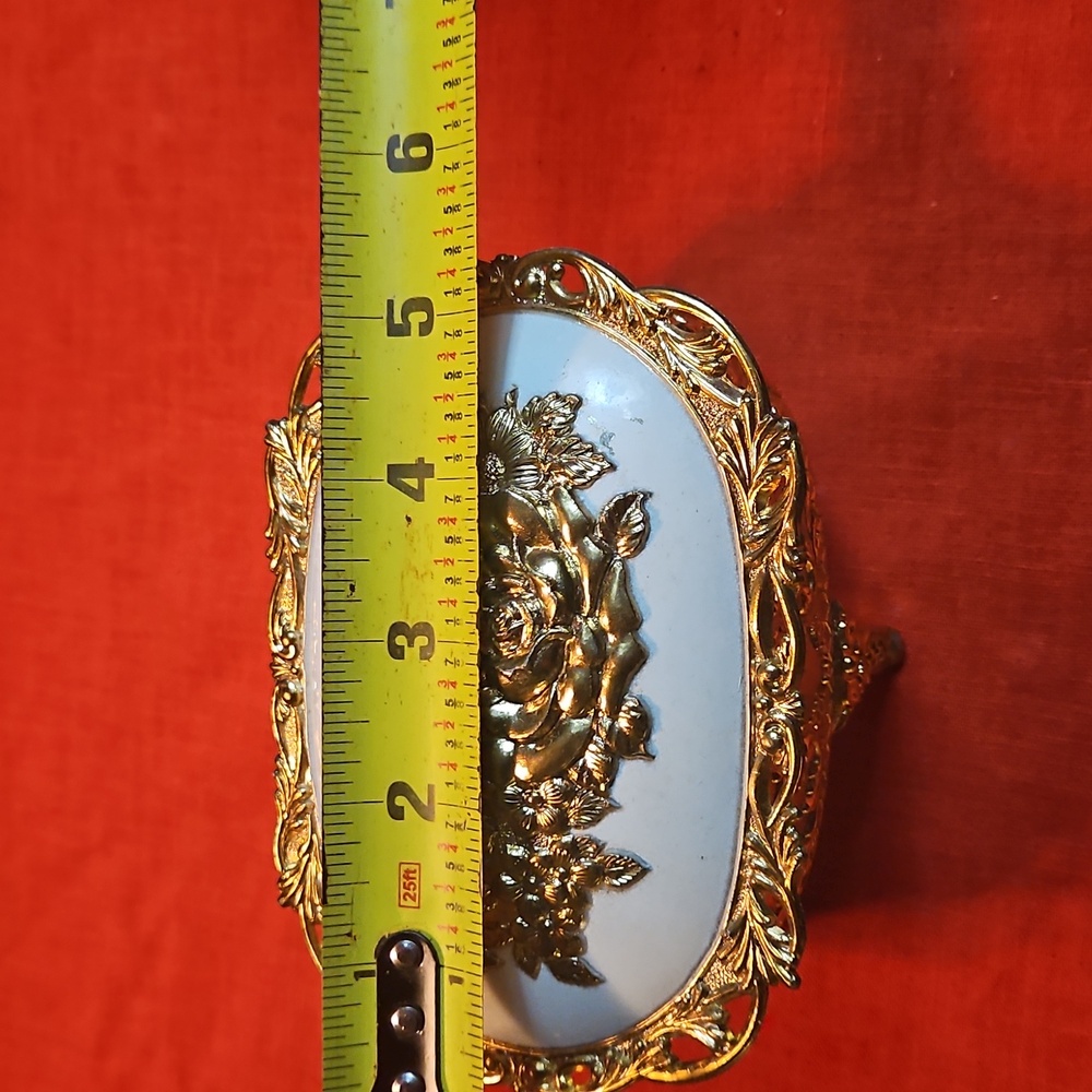 Elegant Vintage  Gold and White Jewelry Box.With Original Box - Picture 8 of 9
